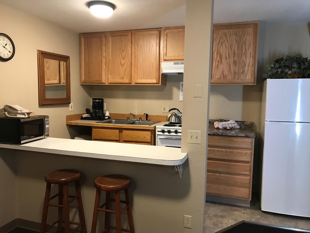 Lakeshore Inn & Suites Anchorage Bagian luar foto
