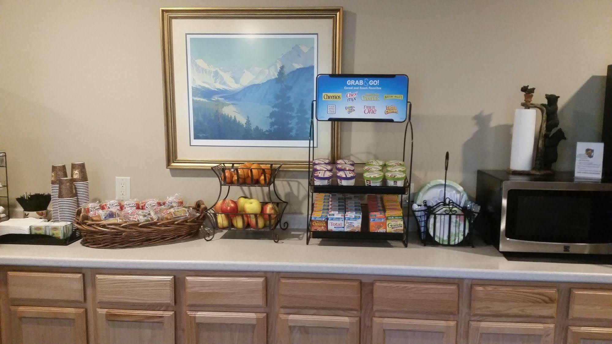 Lakeshore Inn & Suites Anchorage Bagian luar foto